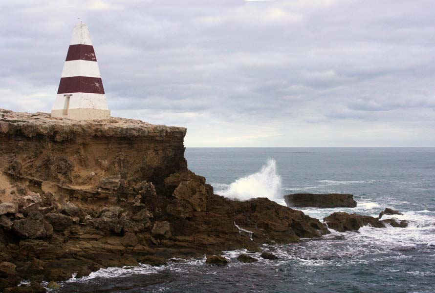 Cape Dombrey Obelisk, Robe