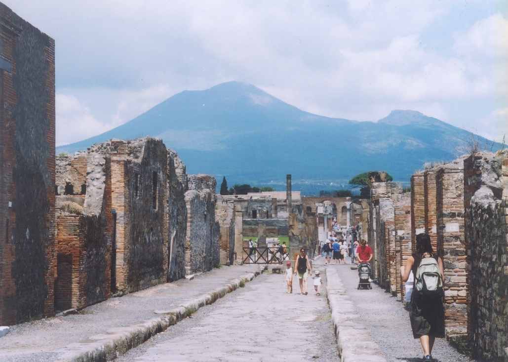 Via delle Scuola, Pompeii
