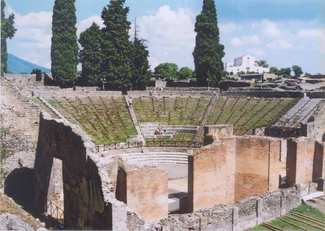 larger theatre, Pompeii