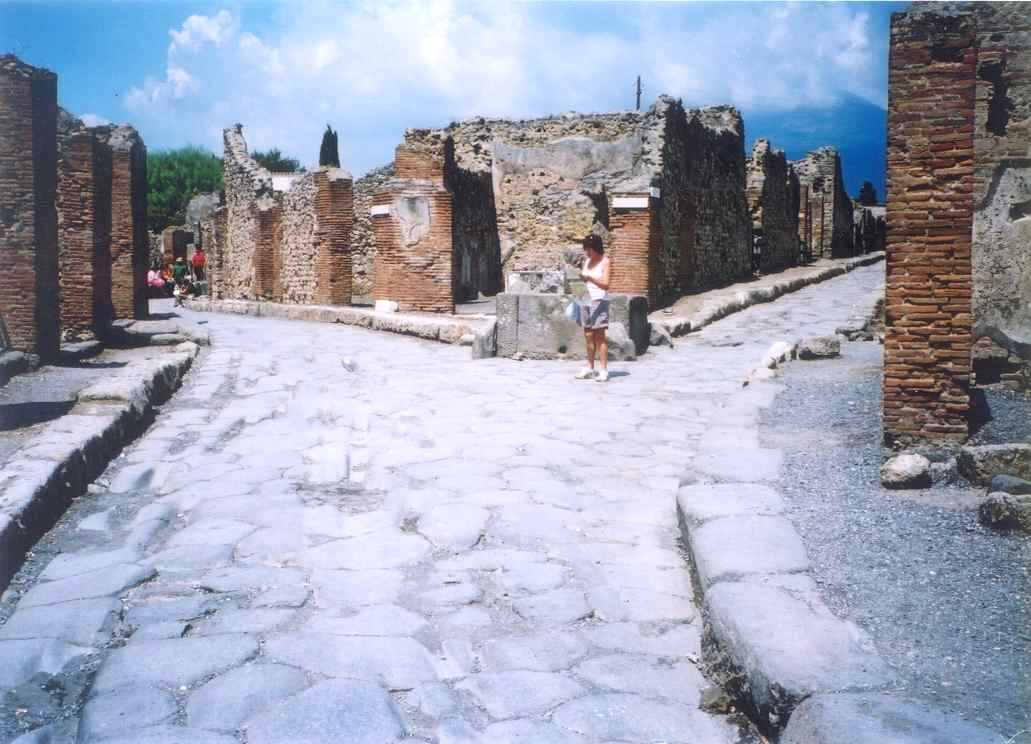 Via delle Consulare & Vicolo di Modesto, Pompeii