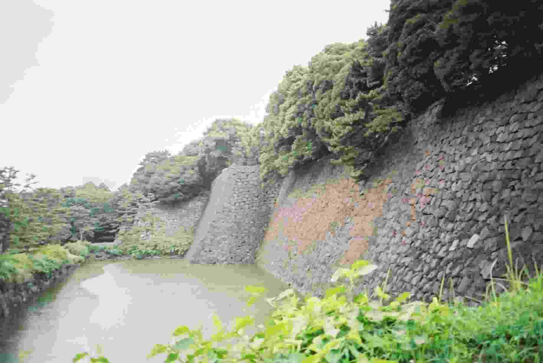 Inner Moat from the Nishihanebashi
