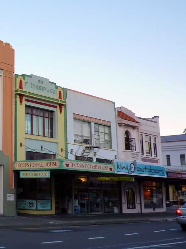Thorp�s & Hay Buildings, Cox's Building and Holland's