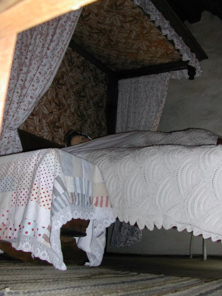 Half-Tester Bed, Harome Cottage, Ryedale Folk Museum, 
Hutton-le-Hole, Ryedale, Yorkshire