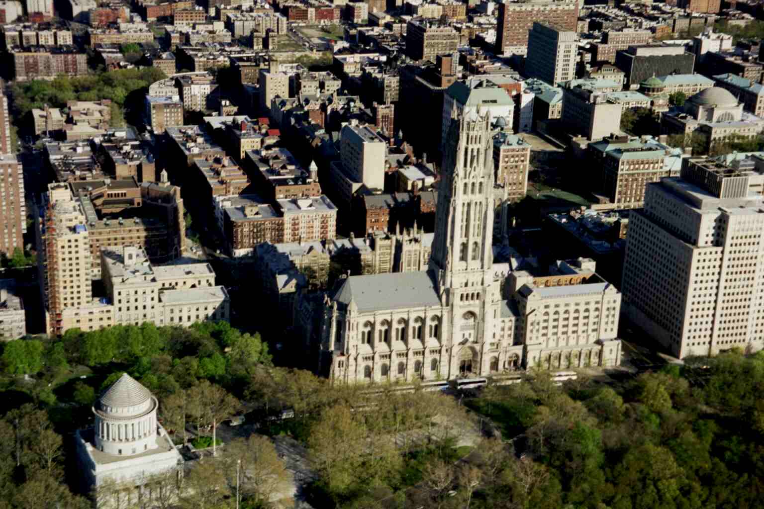Riverside Church and the George Washington Tomb